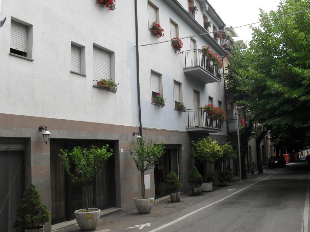 Albergo Ristorante Olimpia 아바디아산살바토레 외부 사진